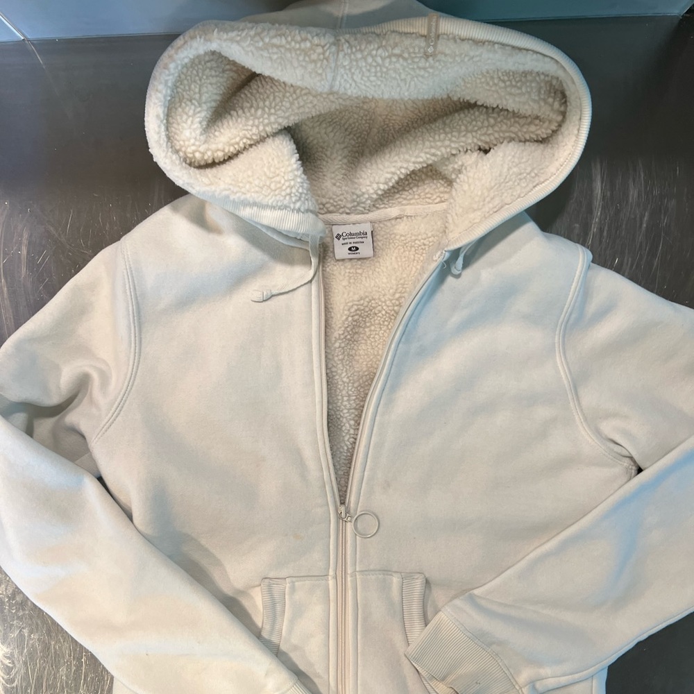 Columbia fleece Jacket womens M, Ivory, Sherpa lining. Front pockets, Hooded